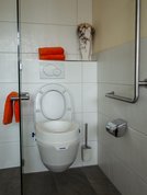 Standard-WC mit Aufsatz