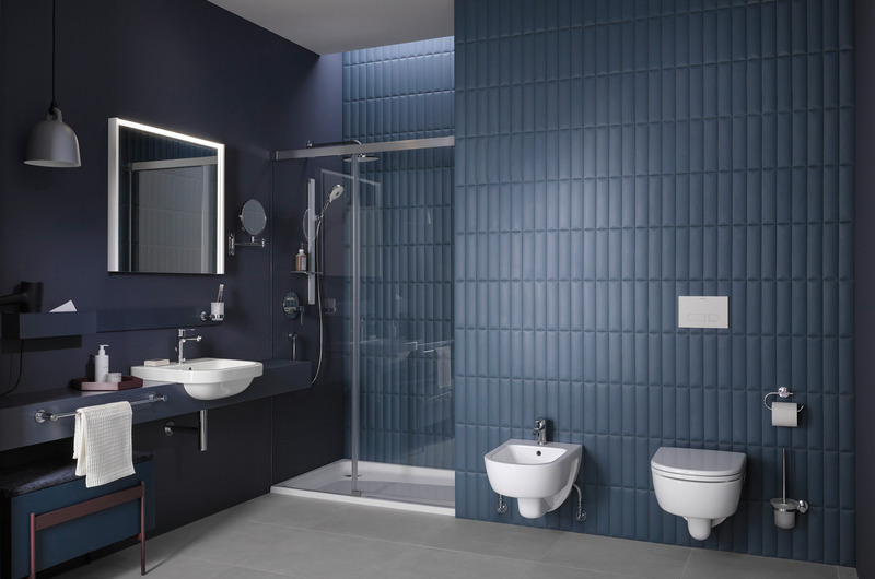 Badezimmer ausgestattet mit der Komplattbadserie D-Code von Duravit in klassischem Design