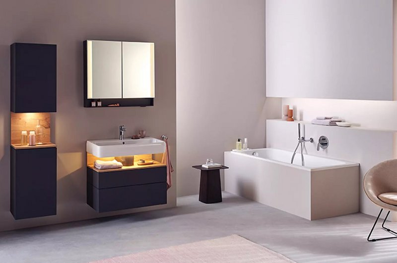 Badmöbel der Kollektion Qatego von Duravit mit integrierter Beleuchtung