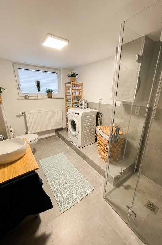 Sanierung Badezimmer und Duschbereich - nachher