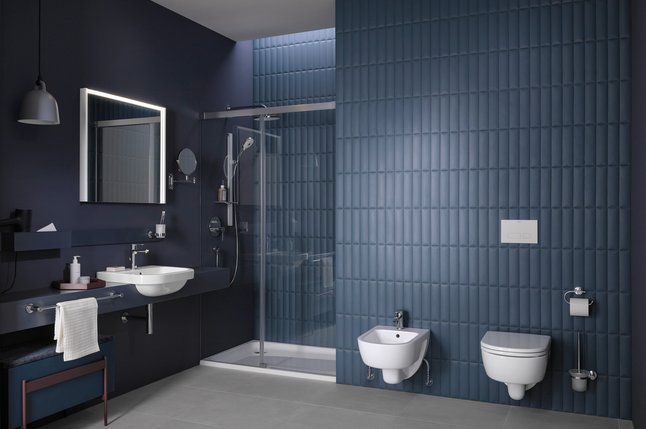 Badezimmer ausgestattet mit der Komplettbadserie D-Code von Duravit in klassischem Design